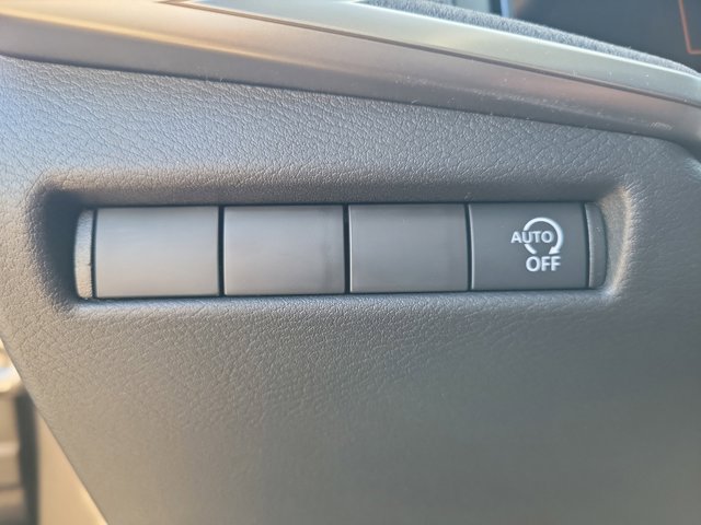 Vehicle image 28 of 30