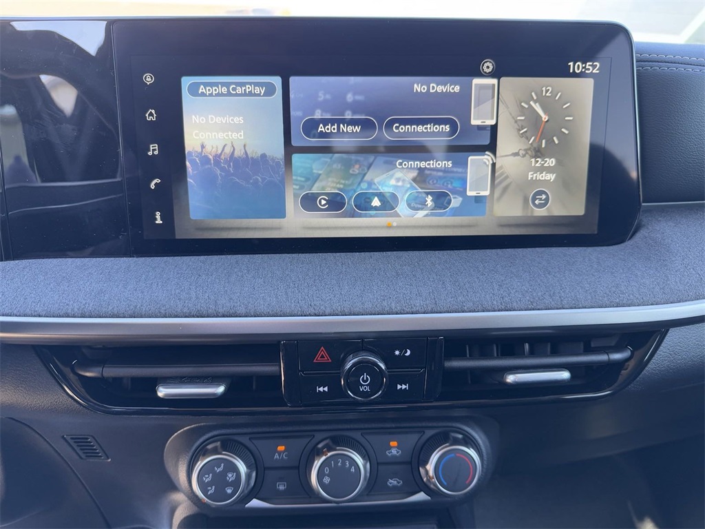 Vehicle image 19 of 33