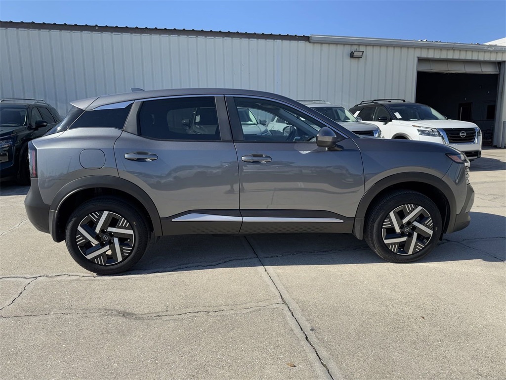 Vehicle image 4 of 33