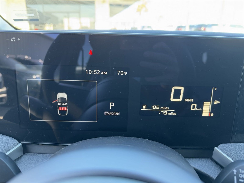 Vehicle image 28 of 33