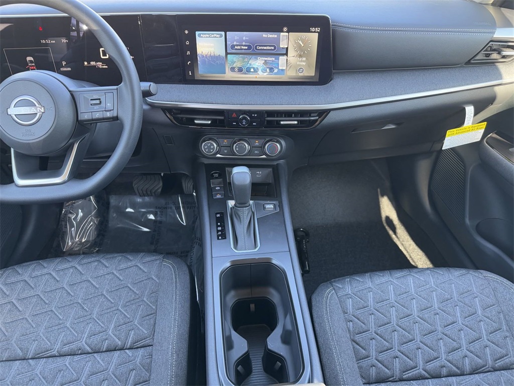 Vehicle image 13 of 33
