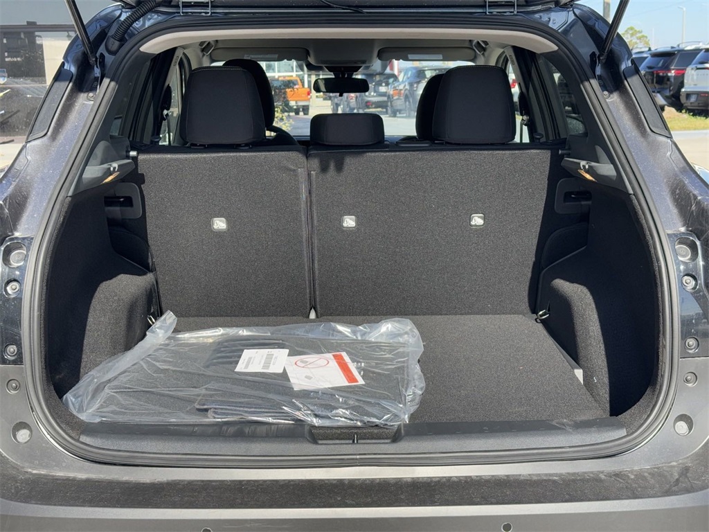Vehicle image 9 of 33