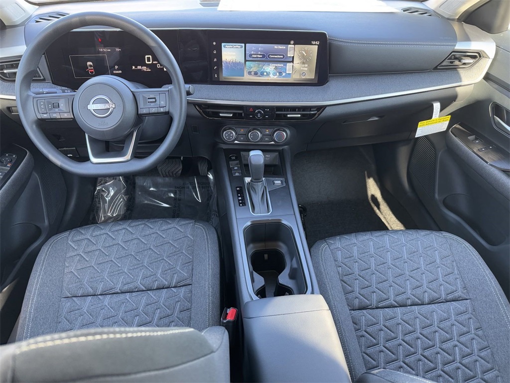 Vehicle image 11 of 33