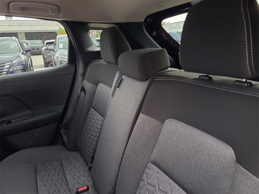 Vehicle image 6 of 16