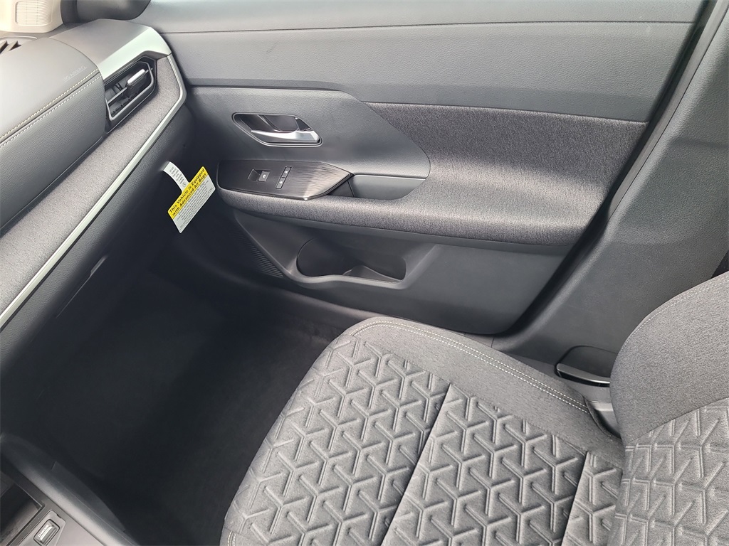 Vehicle image 15 of 16