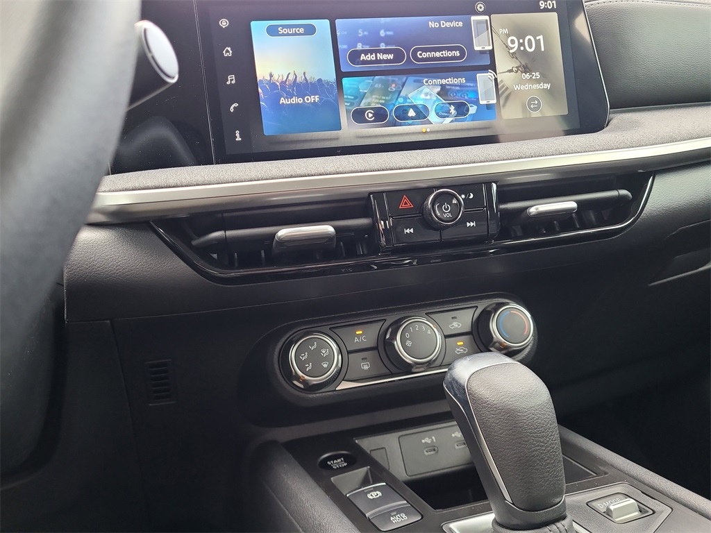 Vehicle image 12 of 16
