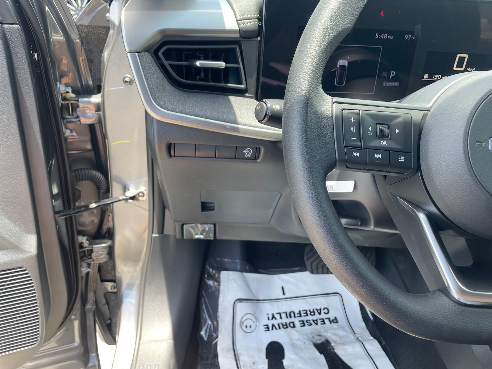 Vehicle image 13 of 18