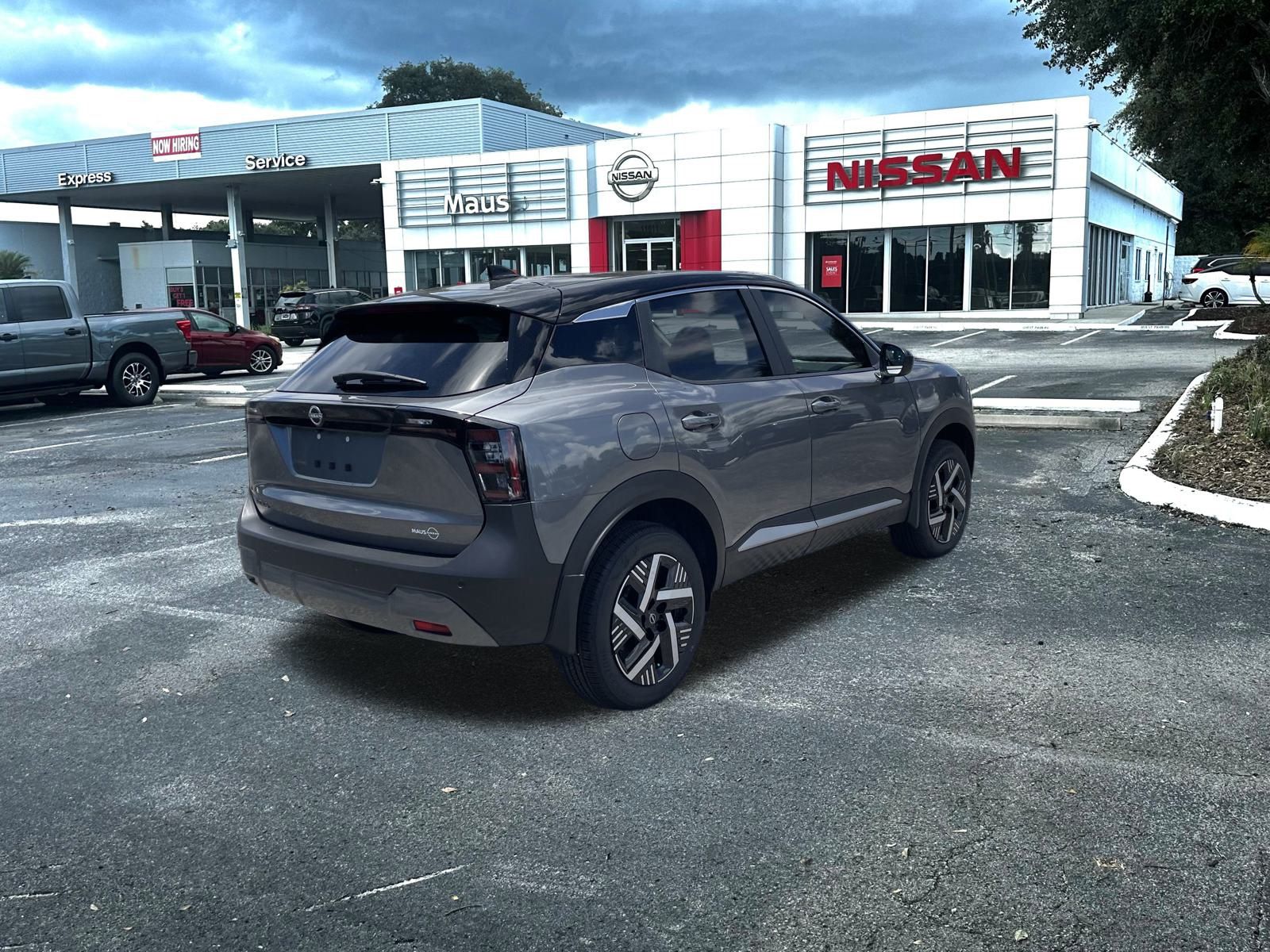 Vehicle image 4 of 18
