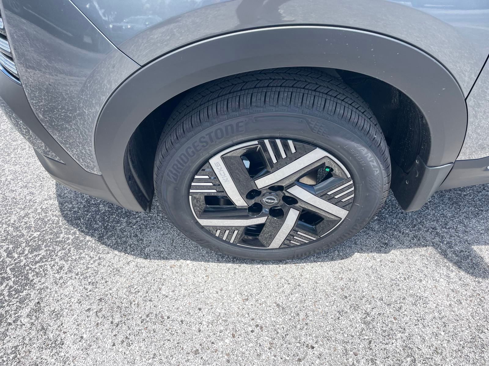 Vehicle image 8 of 18