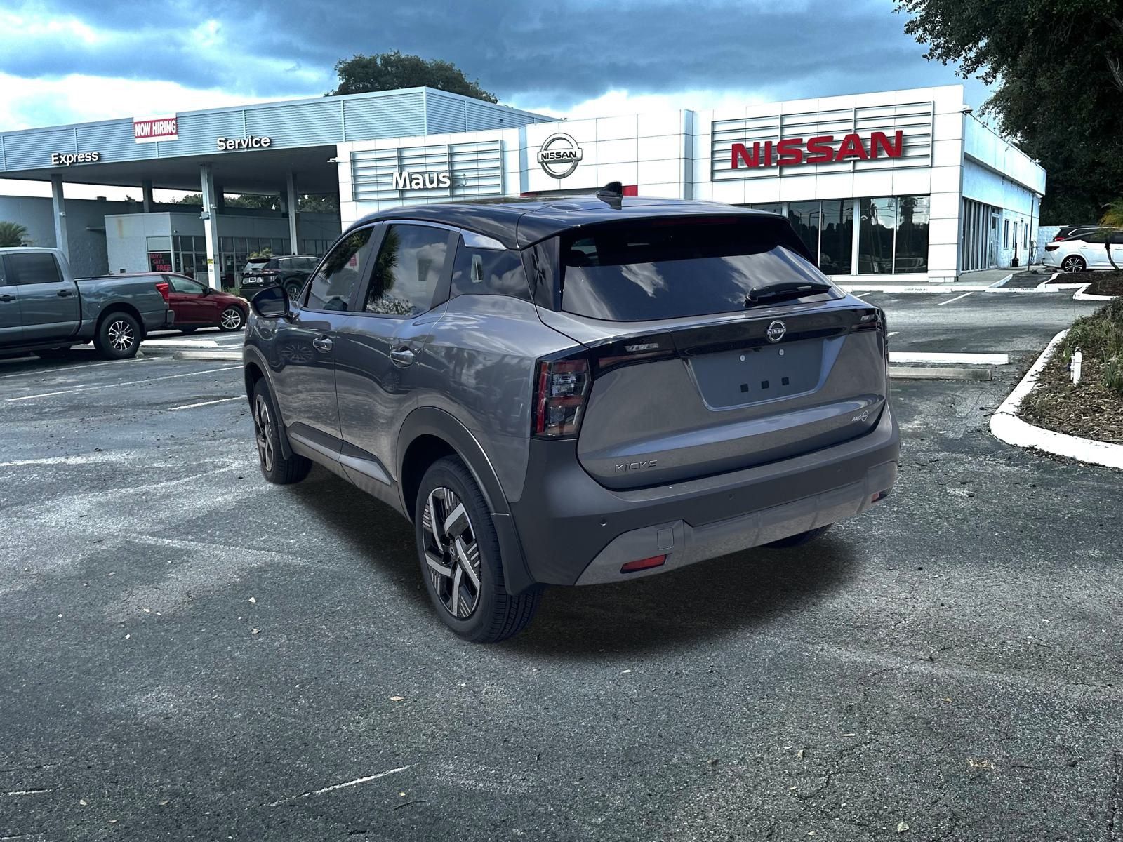 Vehicle image 6 of 18