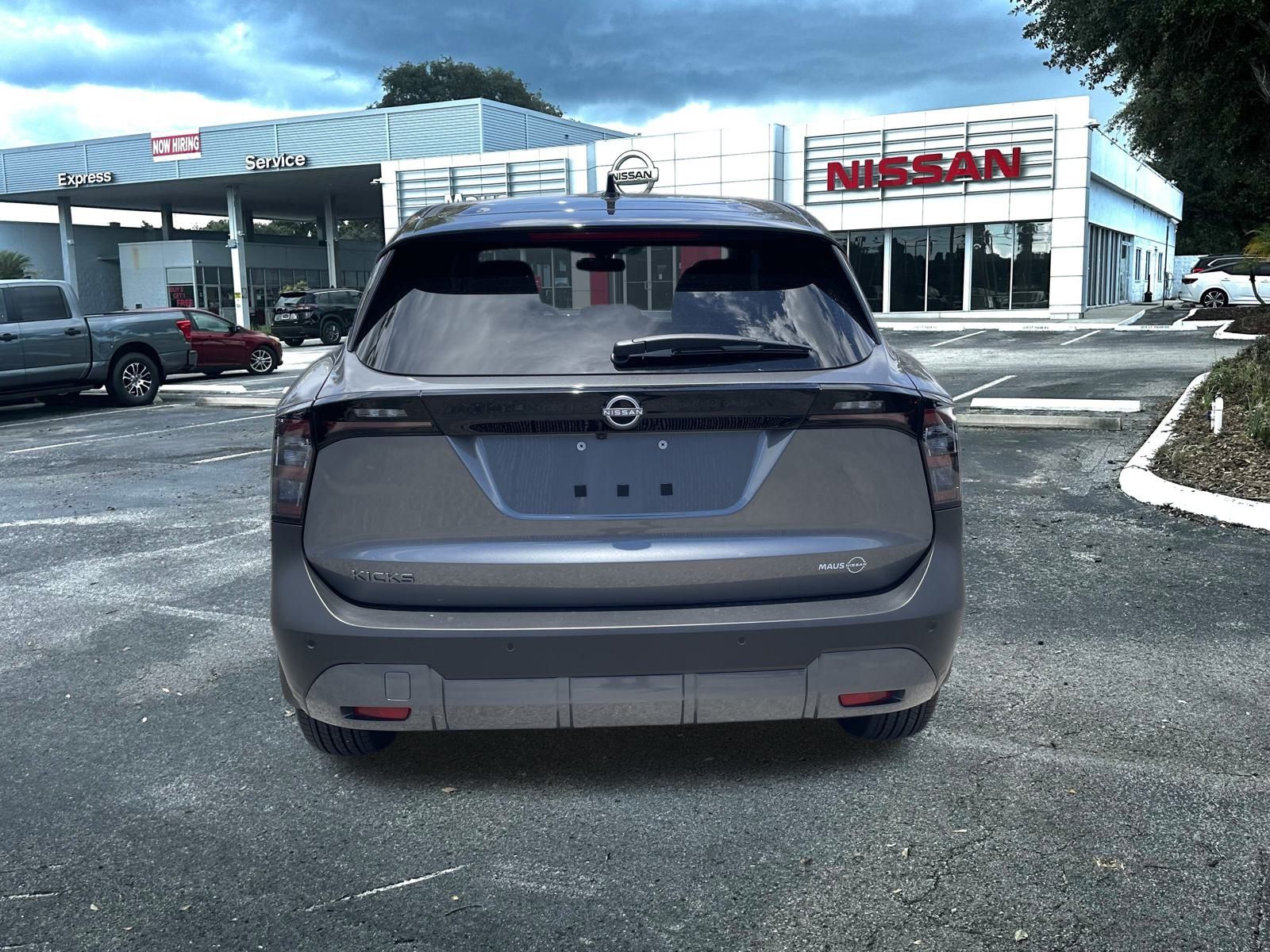 Vehicle image 5 of 18