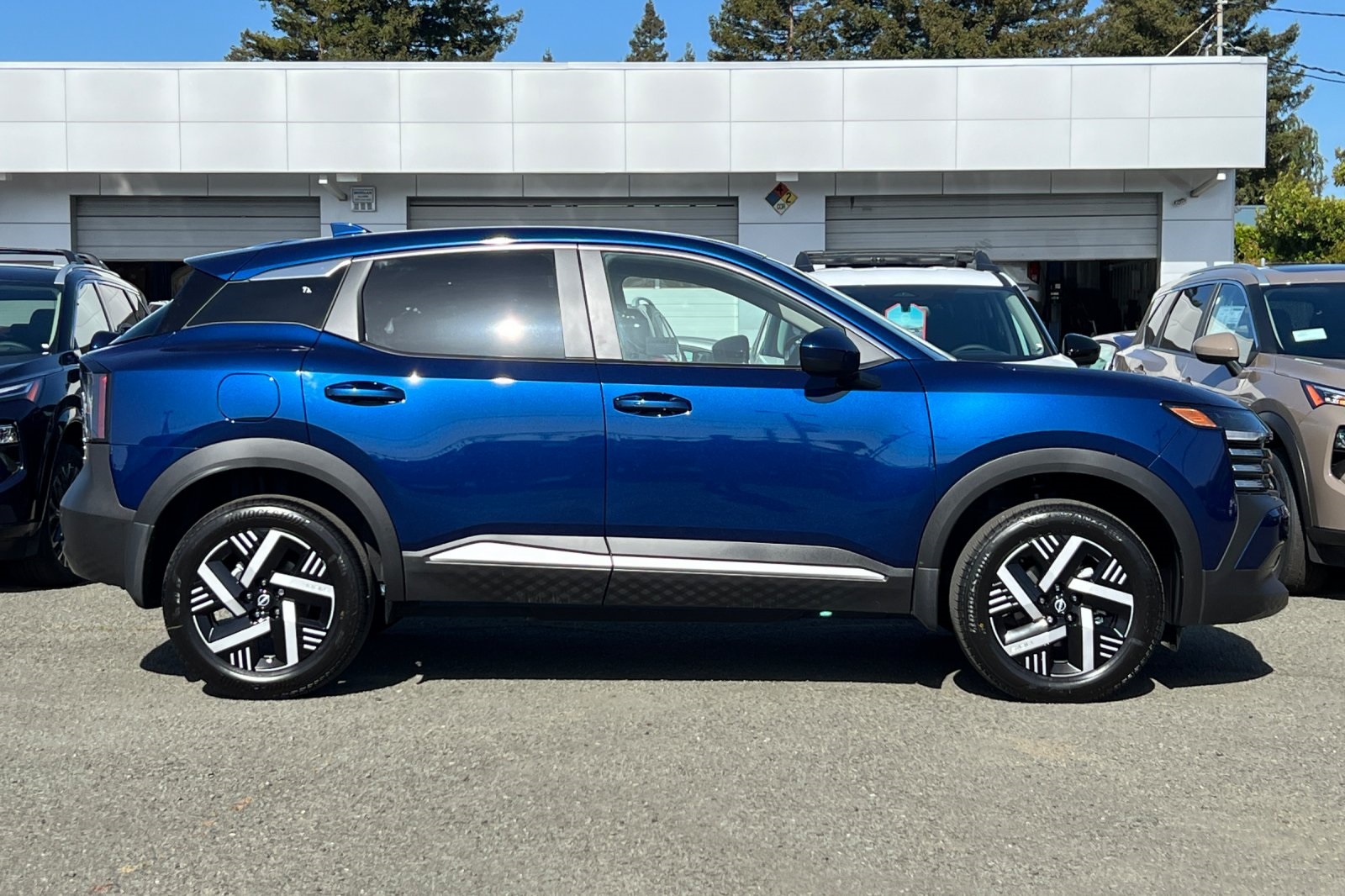 Vehicle image 4 of 31
