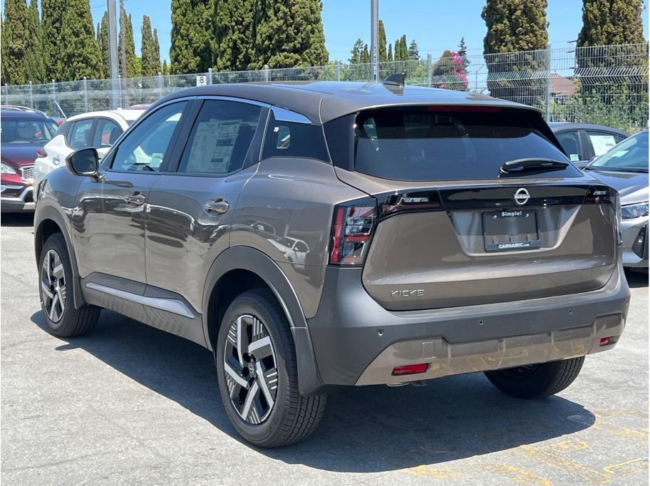 Vehicle image 5 of 22