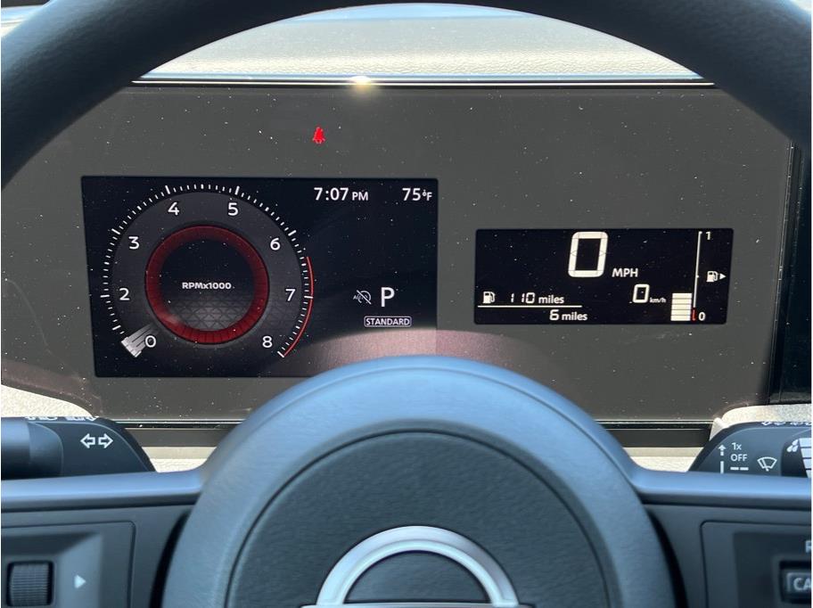 Vehicle image 13 of 22