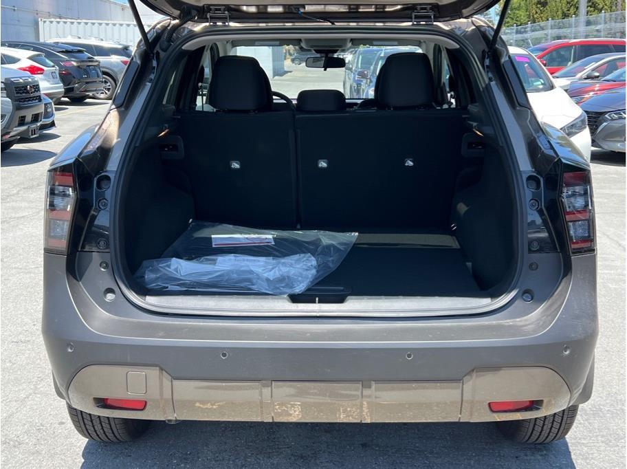 Vehicle image 7 of 22