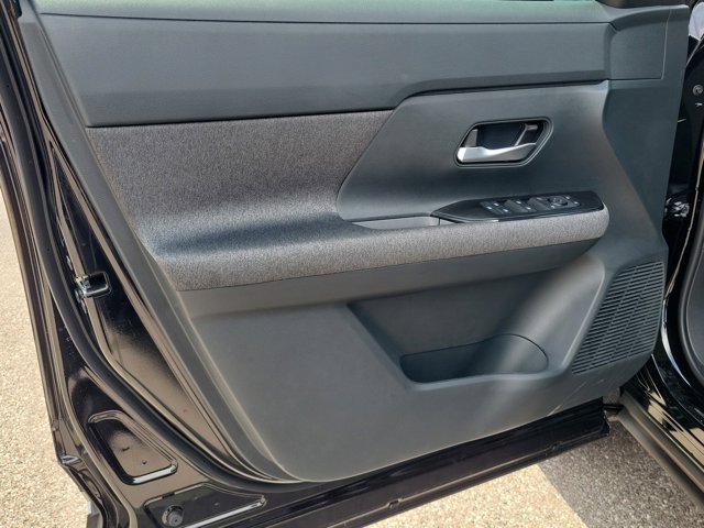 Vehicle image 18 of 30