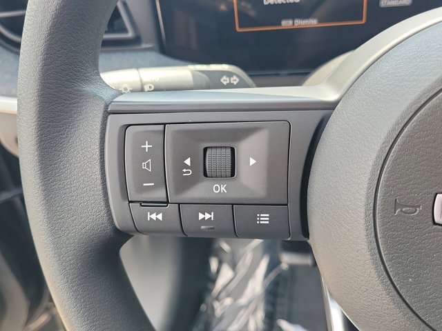 Vehicle image 25 of 30