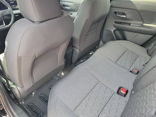 Vehicle image 8 of 30