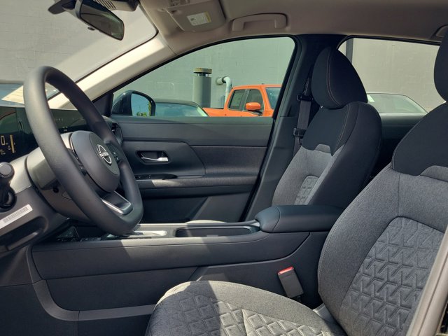 Vehicle image 9 of 30
