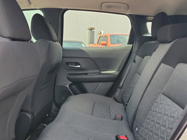Vehicle image 7 of 30