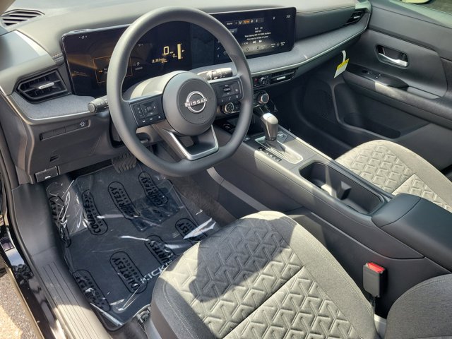 Vehicle image 12 of 30