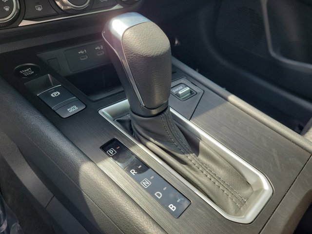 Vehicle image 17 of 30