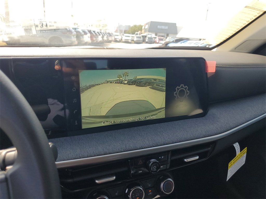 Vehicle image 12 of 13