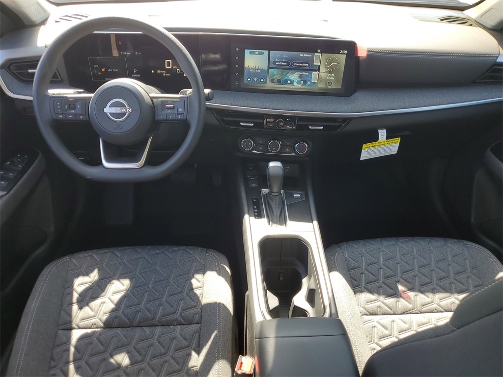 Vehicle image 7 of 13