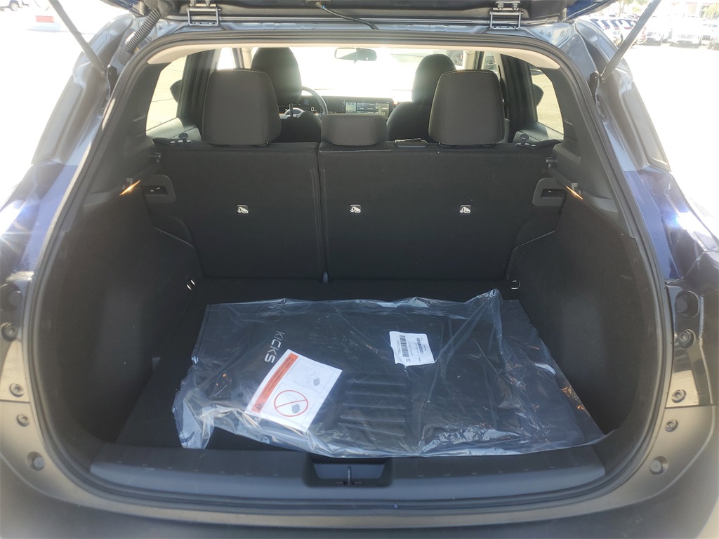 Vehicle image 5 of 13