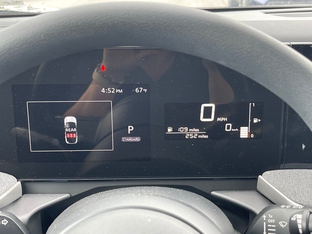 2025 Nissan Kicks SV Image 25 of 28