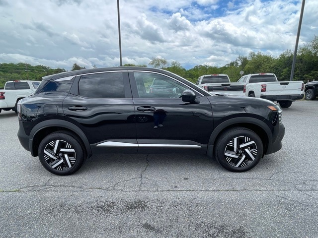 2025 Nissan Kicks SV Image 4 of 28