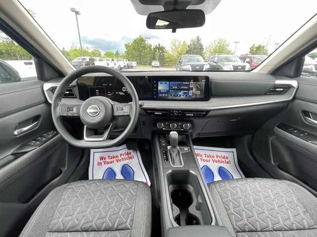 2025 Nissan Kicks SV Image 16 of 28