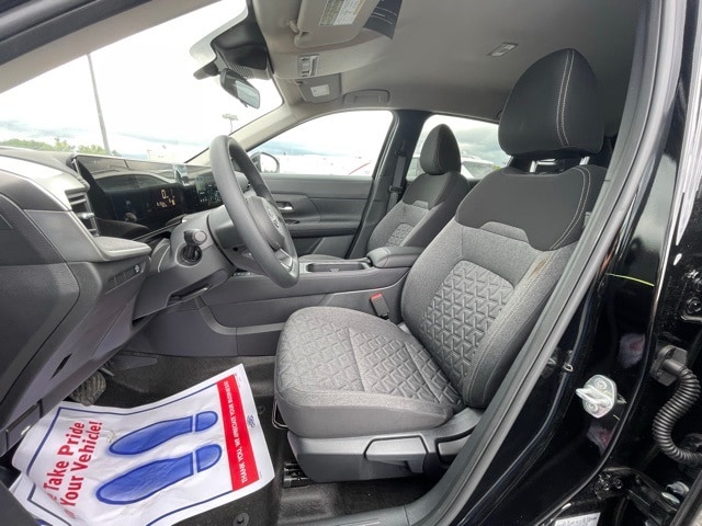 2025 Nissan Kicks SV Image 12 of 28