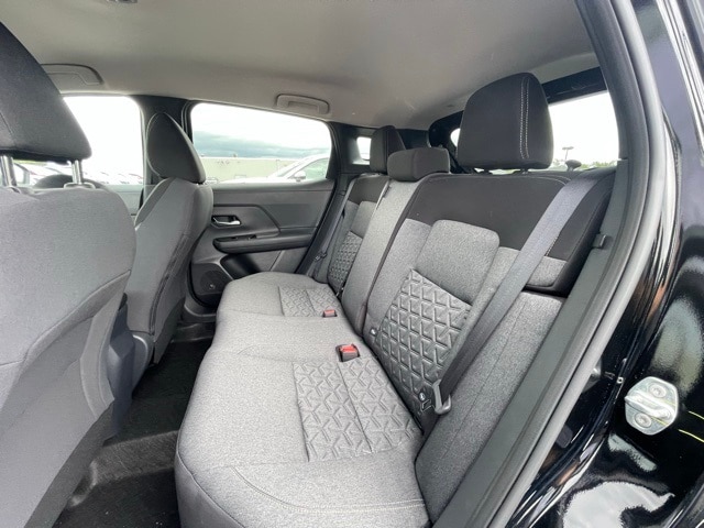 2025 Nissan Kicks SV Image 13 of 28