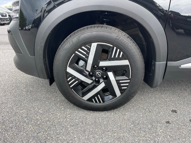 2025 Nissan Kicks SV Image 9 of 28