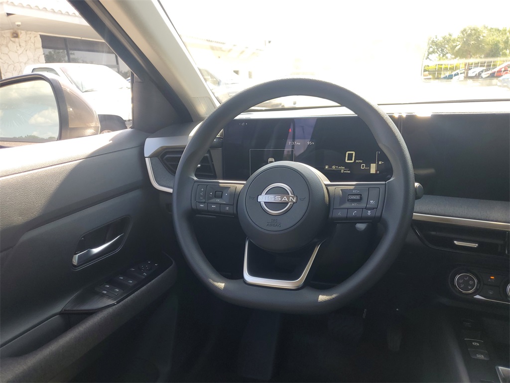 Vehicle image 8 of 11