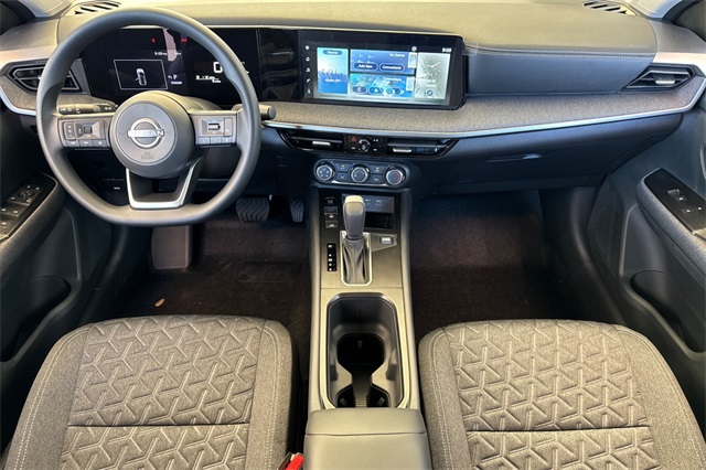 Vehicle image 16 of 34