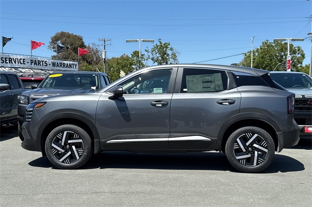 Vehicle image 8 of 34