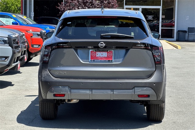 Vehicle image 10 of 34