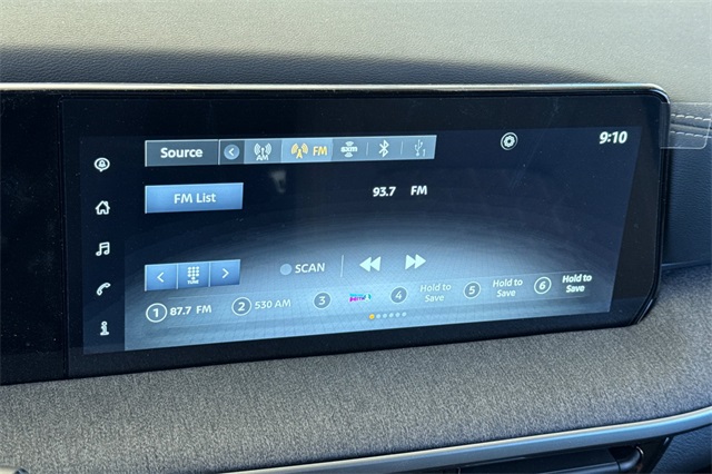 Vehicle image 21 of 34