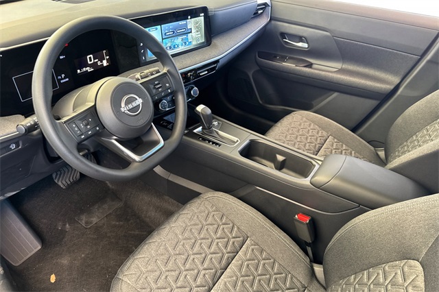 Vehicle image 11 of 34