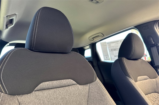 Vehicle image 19 of 34
