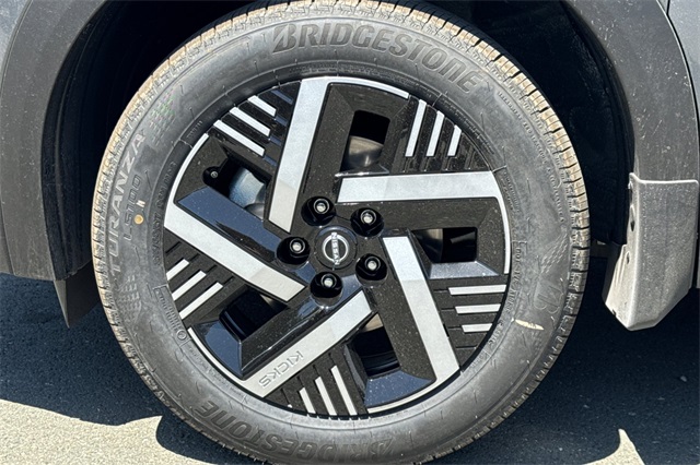 Vehicle image 31 of 34