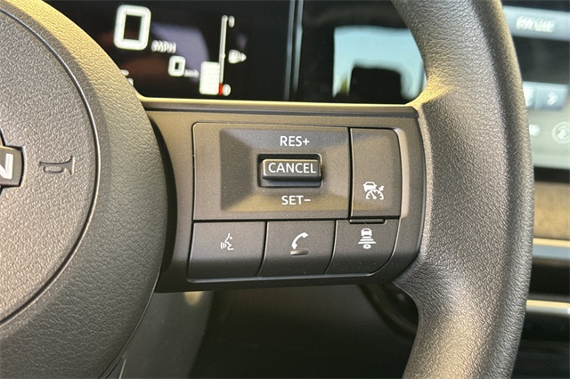 Vehicle image 28 of 34