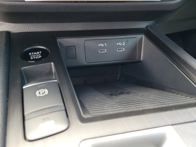 Vehicle image 24 of 30