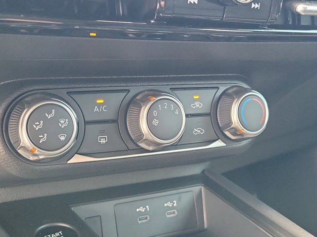 Vehicle image 26 of 30