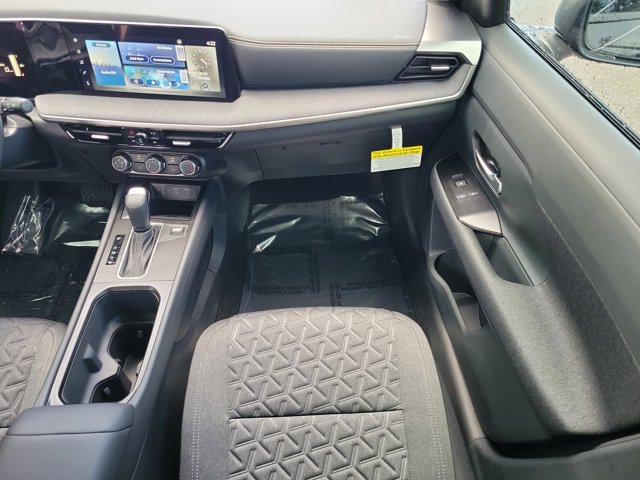 Vehicle image 28 of 30