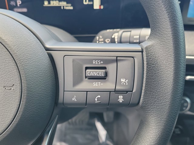 Vehicle image 25 of 30