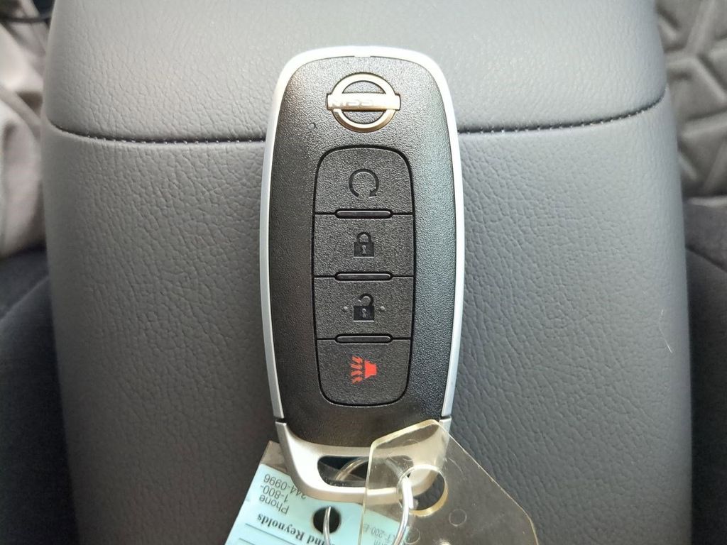 Vehicle image 22 of 31