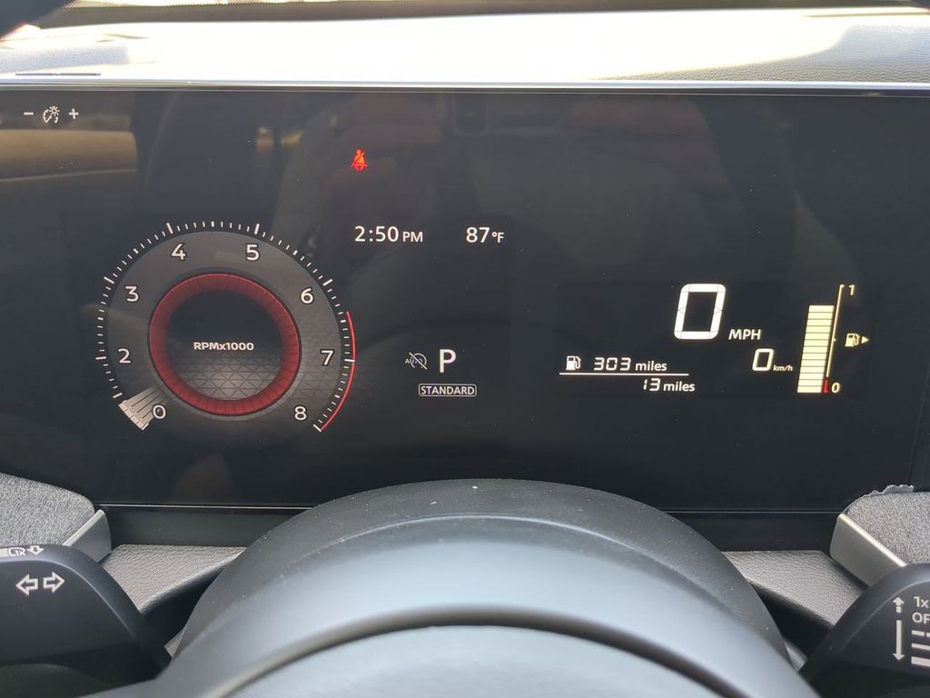 Vehicle image 16 of 31